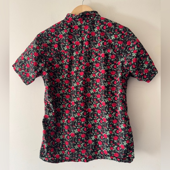 Empyre Tate Roses Black & Red Short Sleeve Button Up Shirt - Picture 7 of 8